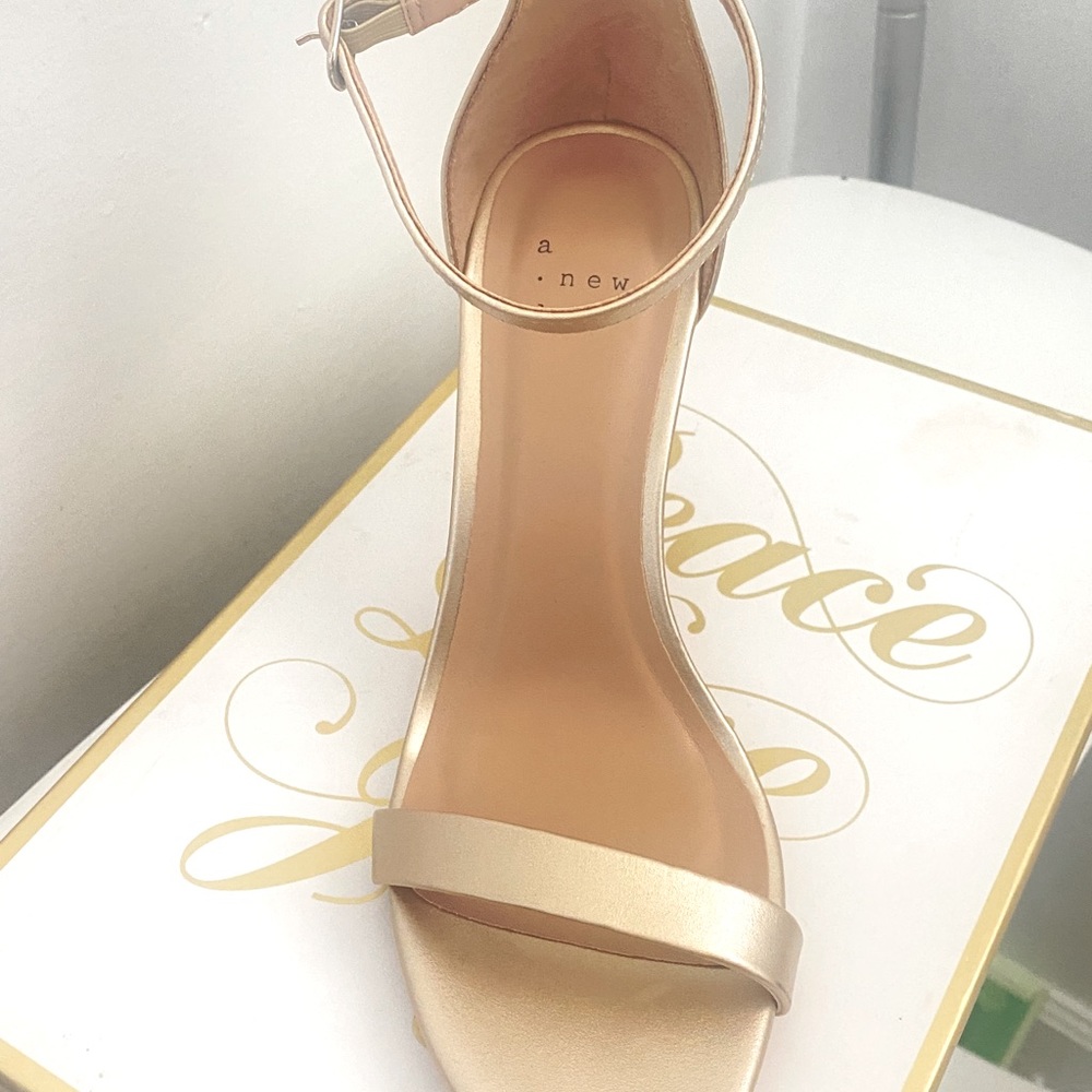 Sexy and elegant stilettos never worned !!!